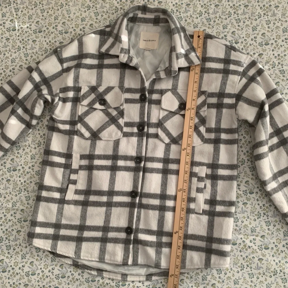 Thread & Supply Plaid Shacket Jacket Gray & White Button Front Lined Size Small - Picture 6 of 13